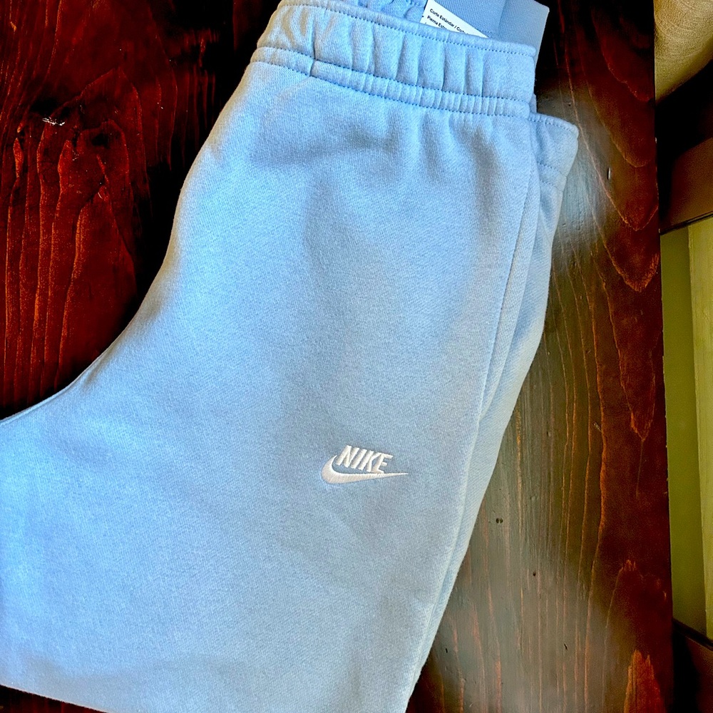 Nike Mens Sportswear Club Fleece Standard Fit Taper Leg Regular Length Joggers